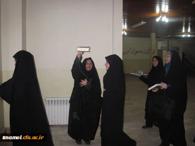 بدرقه دانشجویان برای شرکت در مسابقات