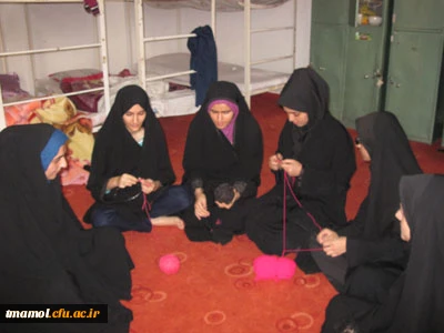 آموزش کاموا بافی توسط دانشجویان