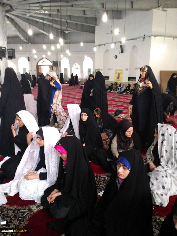 حضور دانشجویان در نماز جمعه