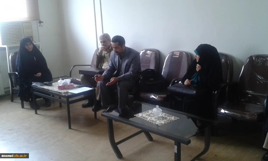 نشست مدیریت محترم مرکز با اساتید معارف