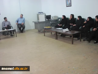 برگزاری نشست ماهانه سرپرست دانشگاه با کارکنان  بمناسبت بزرگداشت هفته دفاع مقدس وشروع سال تحصیلی