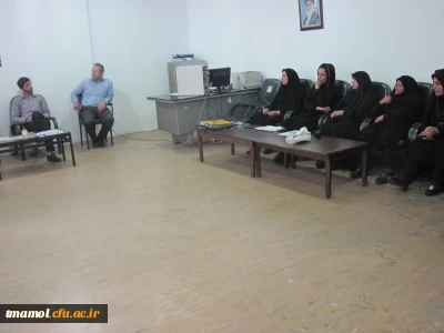 برگزاری نشست ماهانه سرپرست دانشگاه با کارکنان  بمناسبت بزرگداشت هفته دفاع مقدس وشروع سال تحصیلی