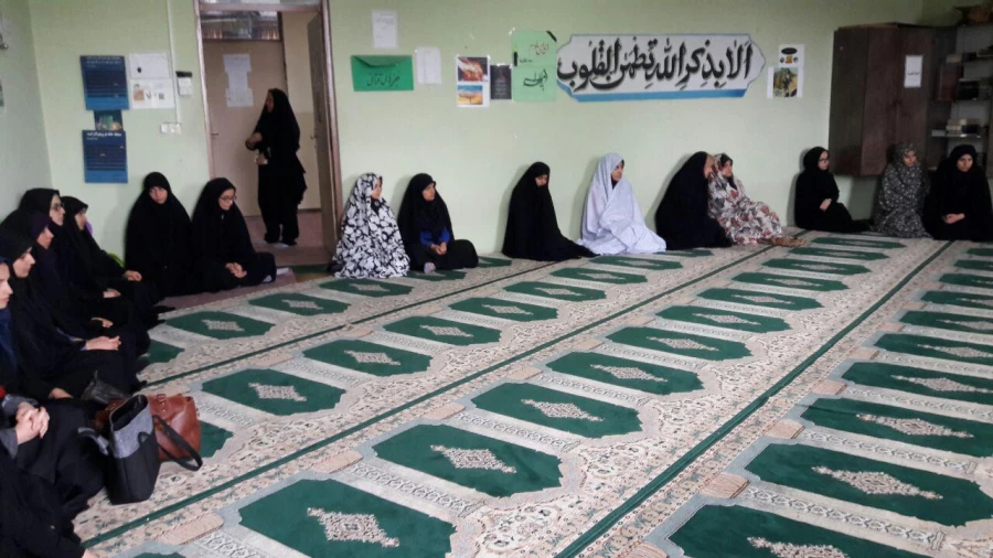 نشست دانشجویان با دکتر کیانی روز 14 فروردین در نمازخانه دانشگاه