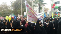 حضور مسئولین و دانشجویان در مراسم راهپیمایی 13 آبان