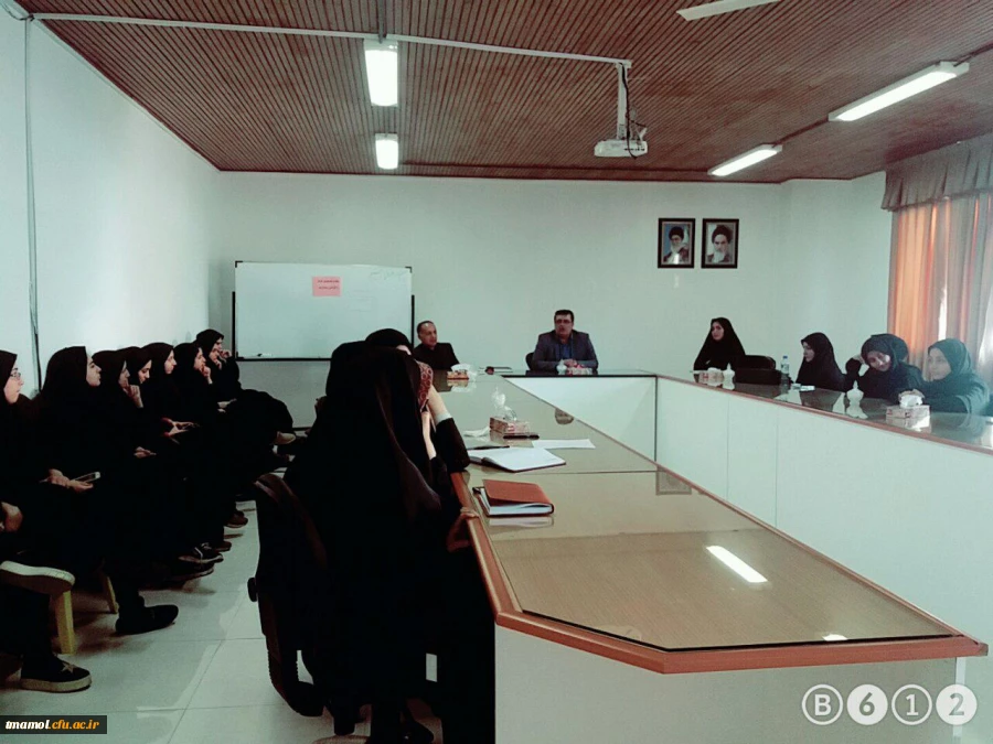 نشست صمیمانه  دانشجویان با مسئولین استانی