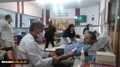 حضور همکاران و دانشجویان در سازمان انتقال خون جهت اهداء خون