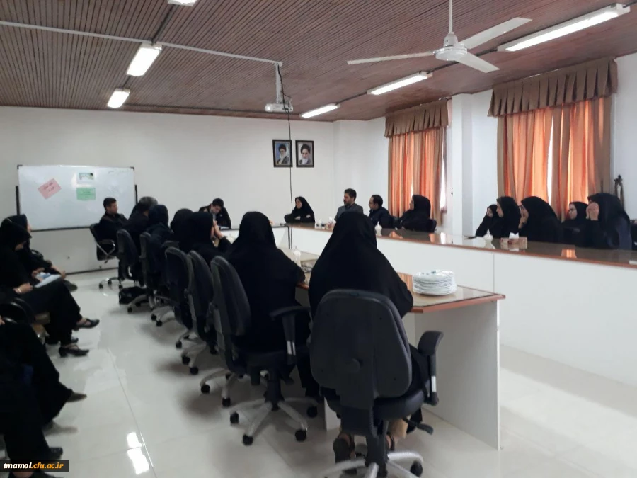 نقد و بررسی کاتب مدیر مدرسه جلال آل احمد