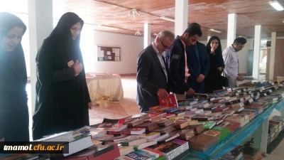 به مناسبت هفته کتاب صورت گرفت: برگزاری نمایشگاه کتاب