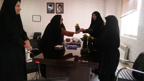 تجلیل از بانوان شاغل