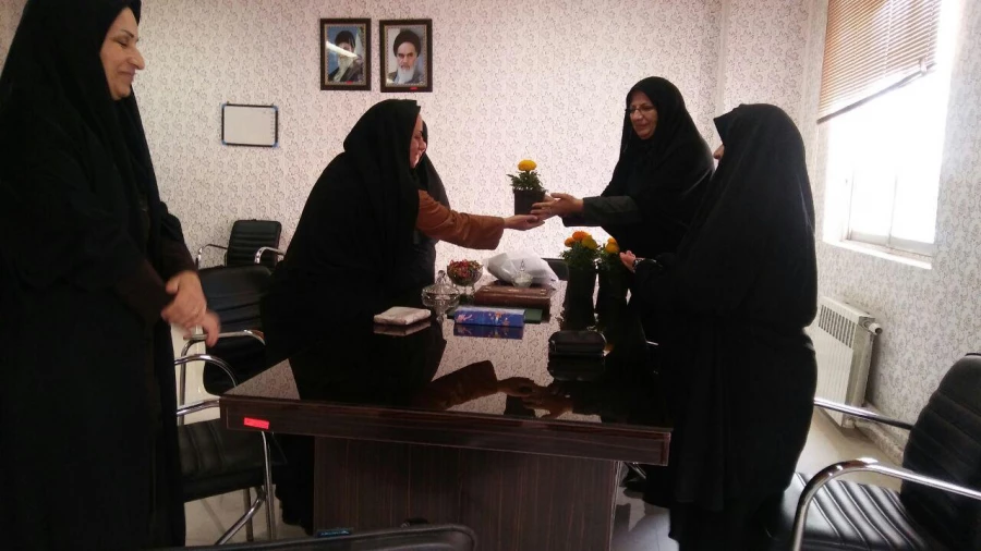 تجلیل از بانوان شاغل