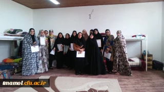 تجلیل دکتر رضائی منش سرپرست مرکز آموزش عالی بیت الهدی آمل از اعضائ سرای نمونه دانشجویی