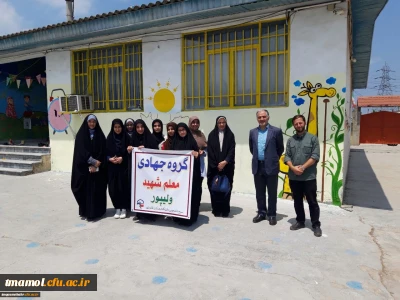 لبخند رضایت دانش آموزان از حضور جهادگران مرکز حضرت فاطمه (س) قائمشهر درمدرسه زمردیان